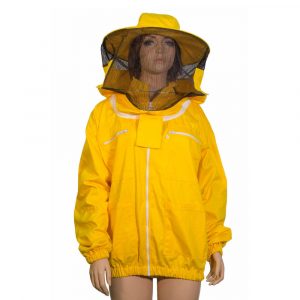 Camiciotto con maschera rotonda.